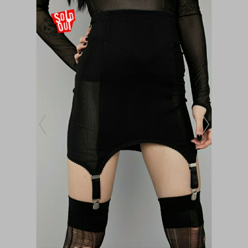 Widow Final Lament Garter Skirt NWT
